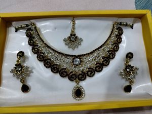 An Artificial Diamond Necklace