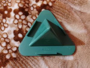 Pyramid Stand Mobile Holder Green