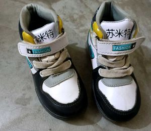 6 Pair Of Girl Kids&#39; Footwear Bundle