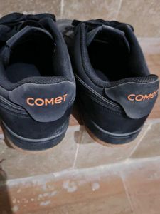 COMET Sneakers