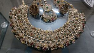 It's Multicolour Bridal Set