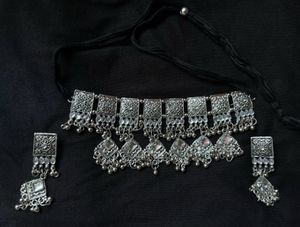 Women Silver Oxidised Jewellery Set