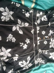 Beautiful Kurti Of Black 🖤 n White 🤍 flowers