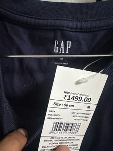 Brand new Gap Tee—shirt Navy blue