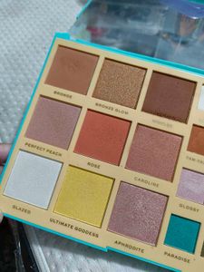 Makeup Revolution × Rachel Leary Palette