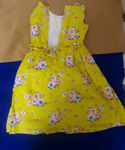 Floral Yellow frock (4-7yrs)