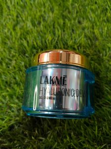 Lakme Hyaluronic Dewy Gel Creme