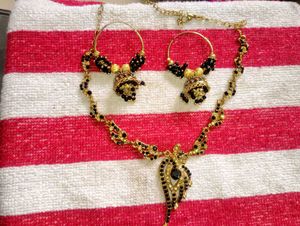 Elegant Gold Tone Jewel Necklace &amp; Earring Set