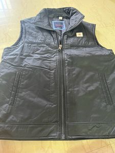 Stylish black sleevles jacket For Winter And Ridd