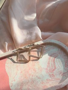 Cute diamond shaped rosegold earrings🌸🤩