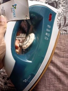 Syska Dry Iron for Wrinkle Free Clothes