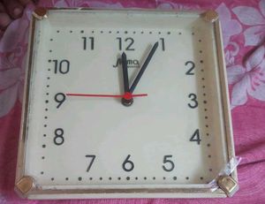 3 Pis Wall Clock Mint Condition Working conditio