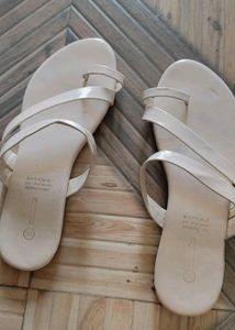 Zudio Flats