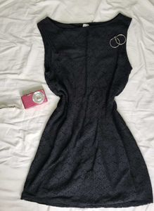 Elegant Black Sleeveless Dress