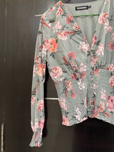 V neck beautiful floral party top