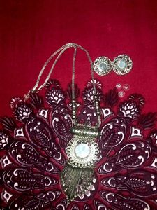 Mirror Embellished Necklace Set