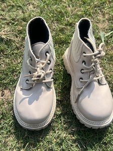 Beige Girls boots