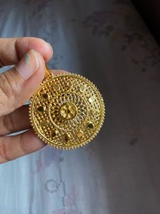 Gold Platted Pendant With Earrings Set