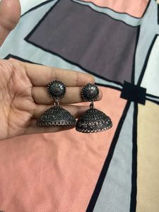 Beautiful Black Metal Set {one Time Use Only}