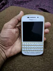 Blackberry Q10 Special Edition Gold