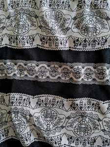 90% Off 💥 Black And White Top