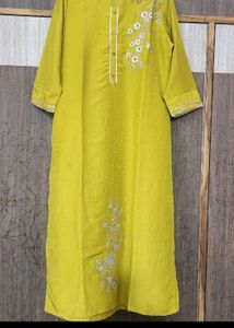 AKS Kurta Set From AJIO