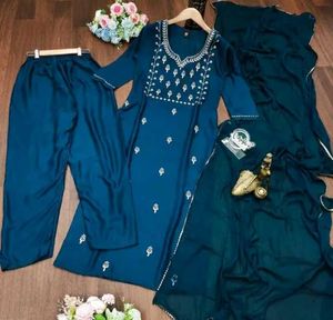 Women Dupatta Set &amp; Kurti Pant