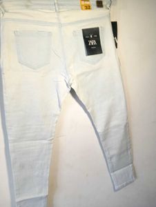 Zara Light Wash Denim Jeans - Size 32