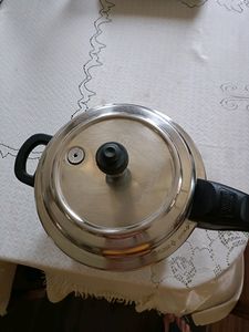 Nirlon Stainless Steel Cooker 3 Litre