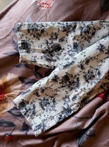 White Jeggings flowered