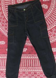 Women&#39;s Black jeans.