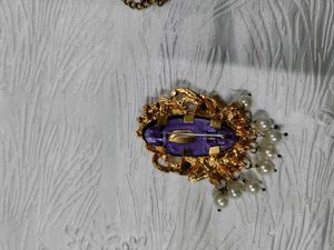 Elegant Gold-toned Hair Brooch