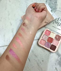 MattLook Sultry Holiday Vine Eyeshadow palette