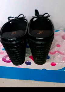 Black Wedges