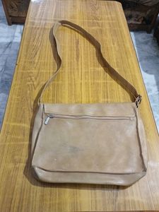 Original Leather: International Brand Sling Bag