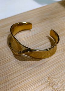 Sculpted Wave Cuff