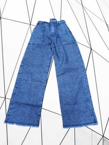 D@06 Size-26 Straight Jeans