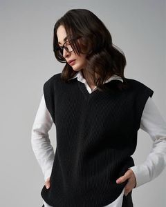 Uniqlo Original Black Sweater Vest🕶️‼️
