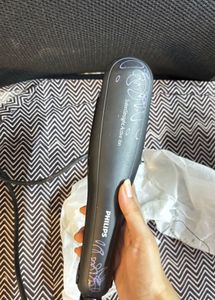 Phillips hair straightner