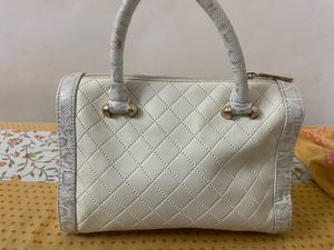 Elegant Esbeda Handbag