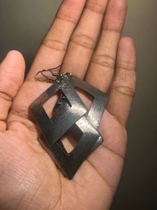 Elegant Black Geometric Drop Earrin