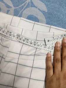 Grid-Patterned Pants