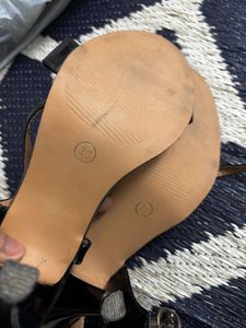 GNIst Black Patent Heels