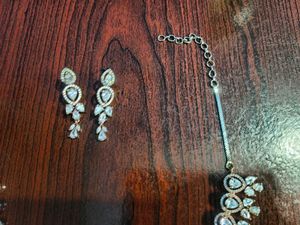 American Diamond Necklace &amp; Earrings With Mangtika