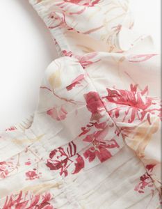 H&amp;M Cottan Linen Floral Ruffle Crop Top