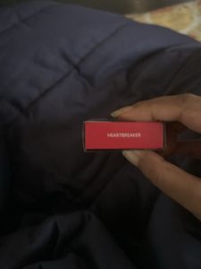 Selling AUTHENTIC HUDA BEAUTY lippi