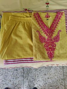 Meena bazaar Embroidered Kurta With Pant