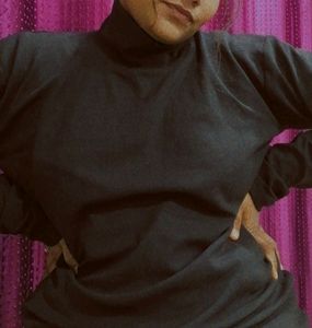 Women&#39;s Black High Neck Top😍✨
