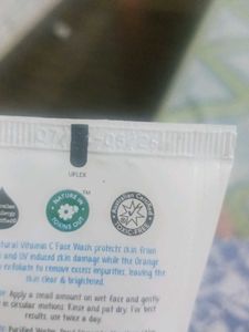 The Mom&#39;s Co Natural Vitamin C FAce Wash