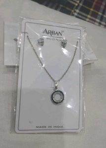 Elegant Necklace & Earring Set